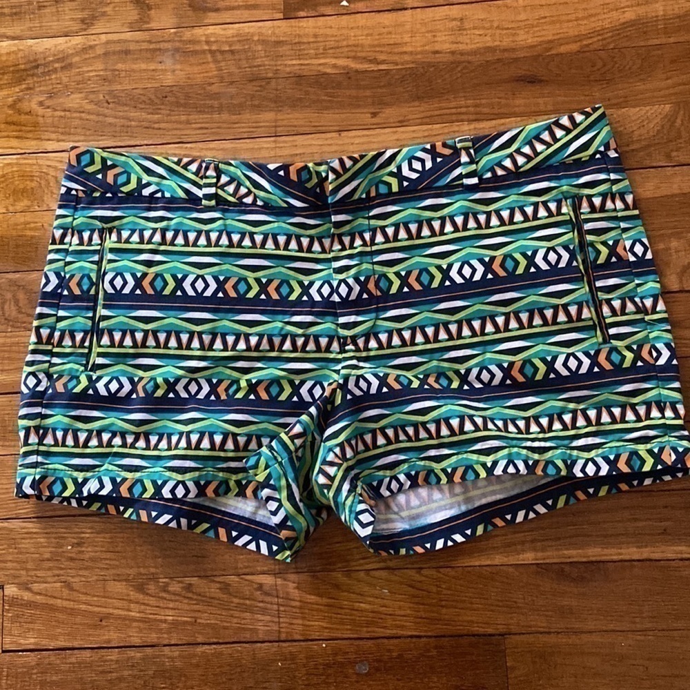 STYLUS Vibrant Aztec Print Shorts